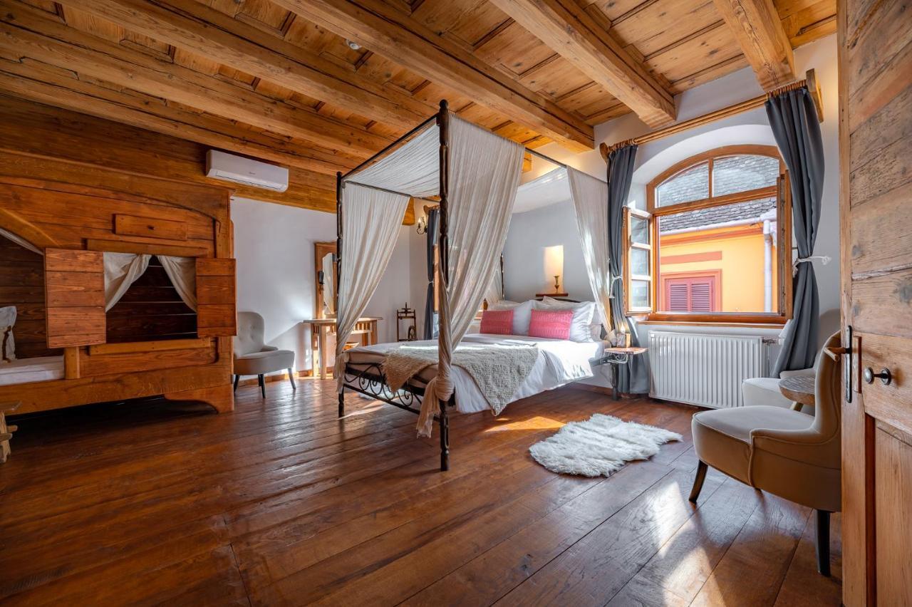 Boutique Hotel Von Graf Sighişoara Exterior foto