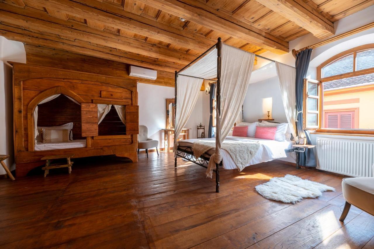 Boutique Hotel Von Graf Sighişoara Exterior foto