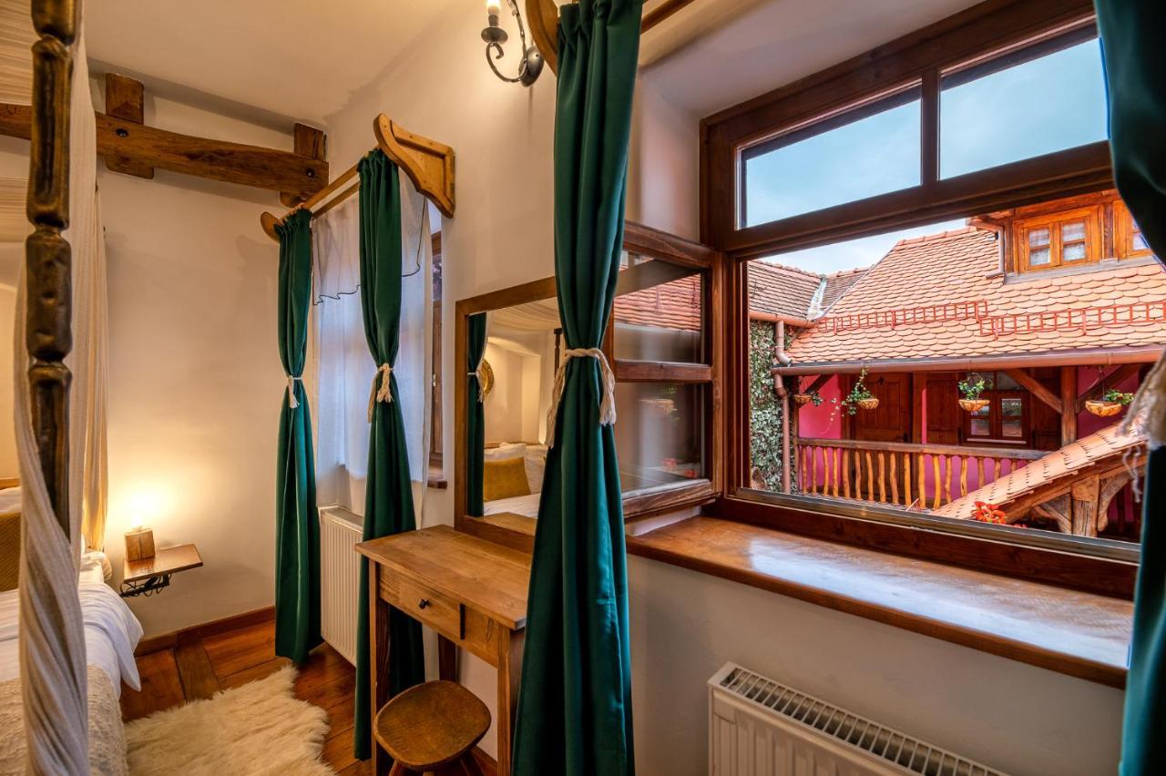 Boutique Hotel Von Graf Sighişoara Exterior foto